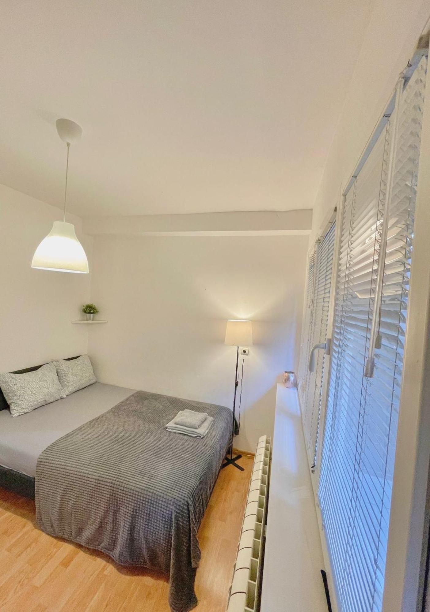 Slavija Mcd Apartment Belgrado Exterior foto